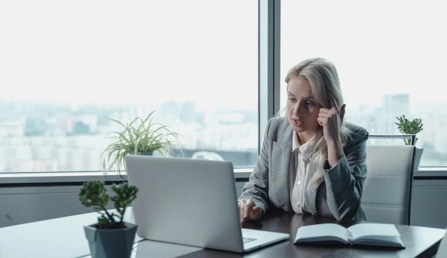 Los 10 audífonos ideales para videoconferencia disponibles en Amazon.