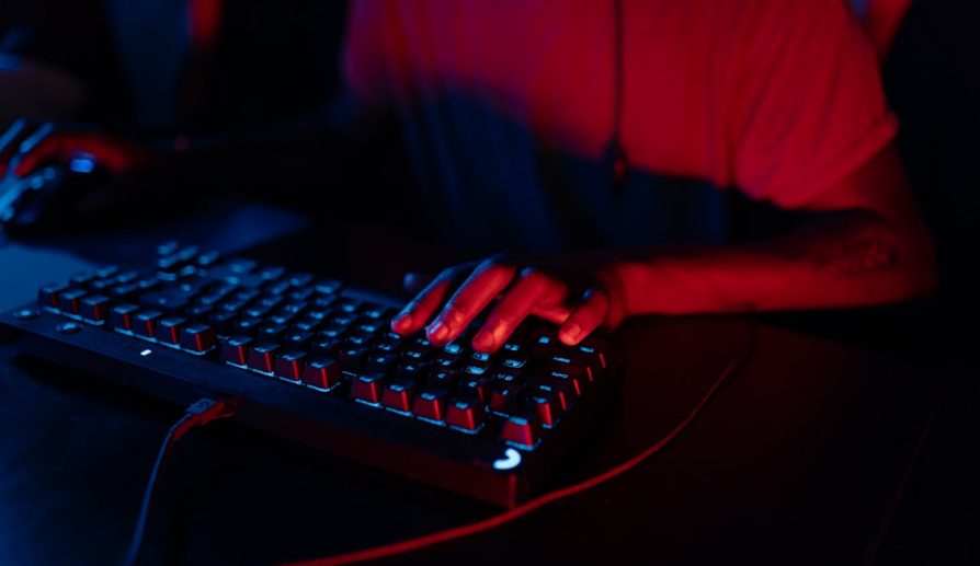 El teclado gamer que buscas por menos de $200: potencia y precisión con Aeropaq