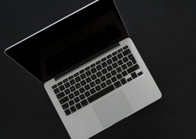 Accesorios para laptop que debes comprar para tu equipo electrónico