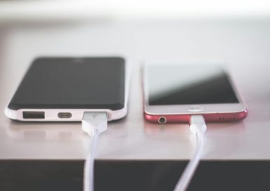 Cargadores solares portátiles: Energía limpia para tus dispositivos cuándo más lo necesitas