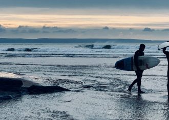 Los trajes de neopreno ideales para deportes acuáticos que debes comprar