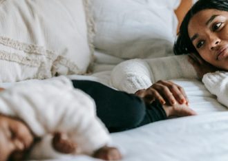 Antifaces y orejeras para el descanso que necesitas