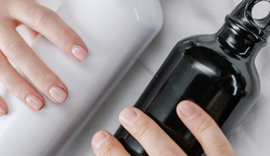 Botellas de agua reutilizables.