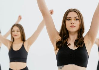 Tops deportivos para mujeres: Comodidad y estilo en el gimnasio
