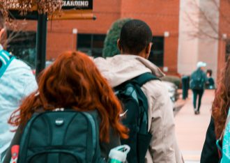 Mochilas antirrobo con puertos USB que debes comprar