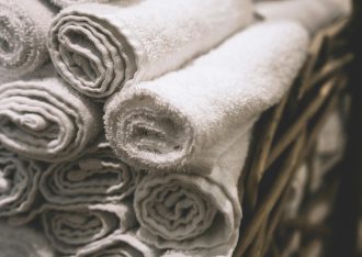 Toallas de secado rápido y toallas refrescantes que debes tener en tu hogar