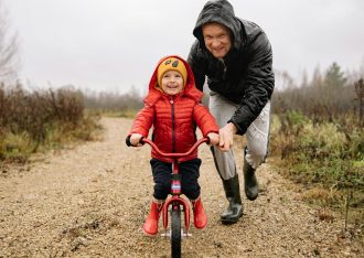 Descubre los mejores soportes de bicicleta para autos familiares y cómo Aeropaq facilita tus compras