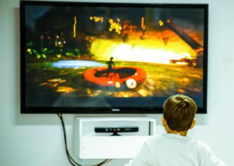 ¿Vale la pena comprar una televisión OLED o QLED?