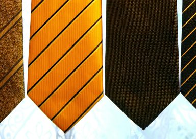 Corbatas y pañuelos para tu traje que no te puedes perder