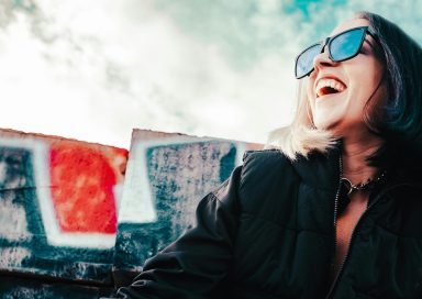 ¡Descubre los accesorios útiles para tus gafas de sol!